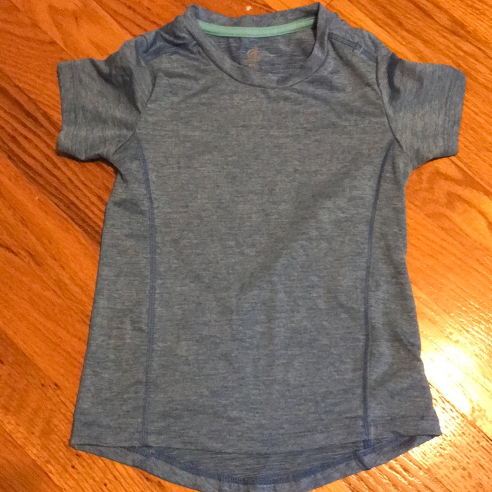 Little girl’s Champion shirt